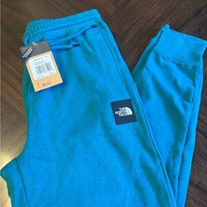 THE NORTH FACE Men's Box NSE Jogger  Deep Grass Green/TNF Medium New